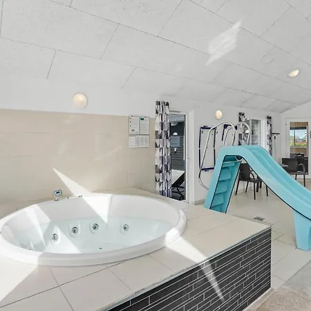 Amazing In With Sauna Feriehus *